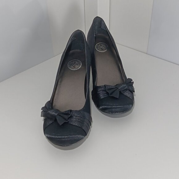 So Shelby Round Toe Black Heels with Bow Detail, size 8.5 - Picture 4 of 5